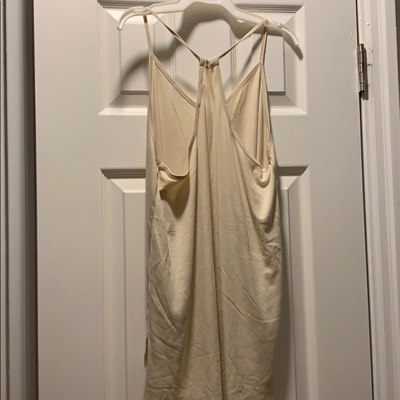 3/$35 Cream high low tank top - Picture 2 of 2
